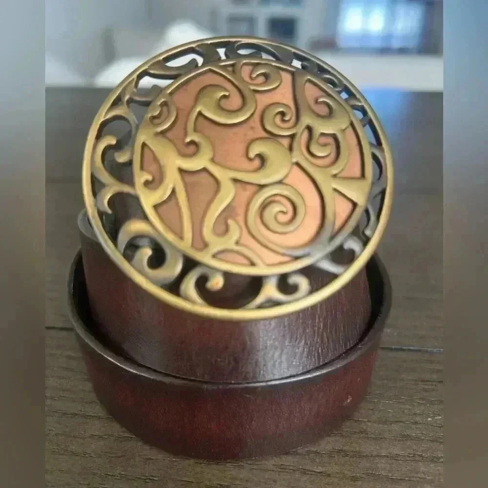 Chico's Women's  Brown leather belt Brass‎ Medallion Buckle